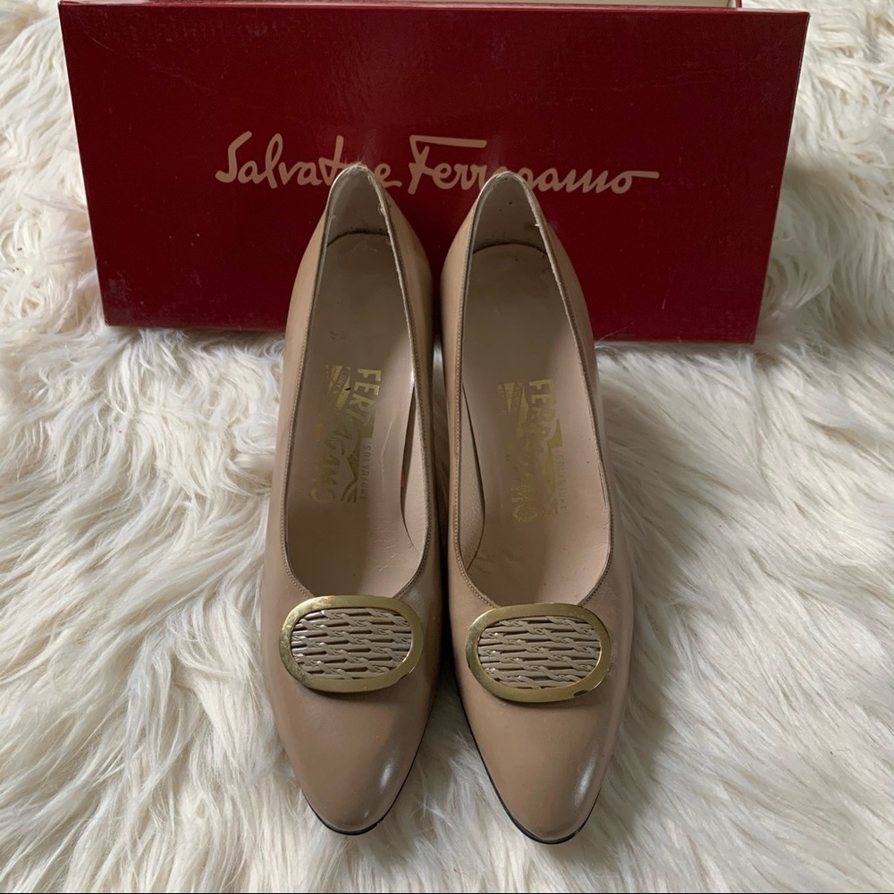 SALVATORE FERRAGAMO TAN  HEELS IN BOX Size 7AA